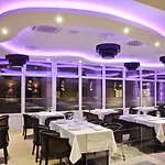 فندق Delibab 4*