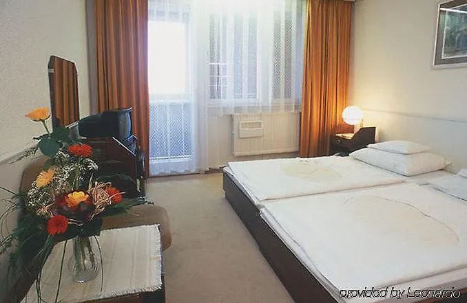 Ξενοδοχείο Delibab 4*