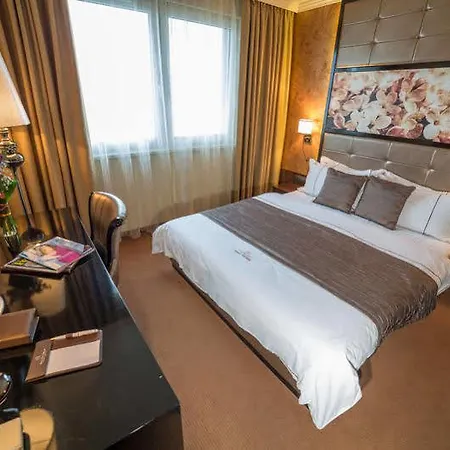 Hotel Délibáb
